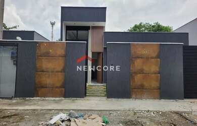 Imagem: A casa possui 3 Dormitórios, 1 Banheiro, 1 Vaga na garagem