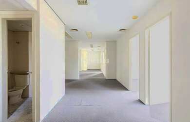 Imagem: O depósito possui 1 Vaga na garagem, 66m² de Área e está