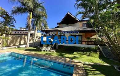 Imagem: A casa em condomínio possui 4 Dormitórios, 5 Banheiros, 5