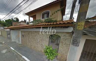 Imagem: A casa possui 4 Dormitórios, 3 Banheiros, 5 Vagas na garagem