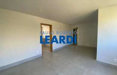 Imagem: O apartamento possui 3 Dormitórios, 3 Banheiros, 2 Vagas na