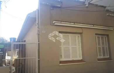 Imagem: A casa possui 2 Dormitórios, 1 Banheiro e 128m² de Área e