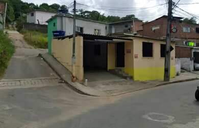 Imagem: A casa possui 2 Dormitórios, 1 Banheiro, 1 Vaga na garagem