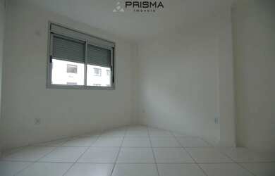 Imagem 9: 2 dormitórios no centro, sacada, cozinha separada