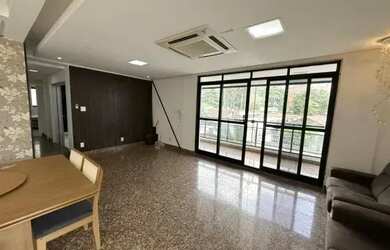 Imagem: O apartamento possui 4 Dormitórios, 5 Banheiros, 4 Vagas na