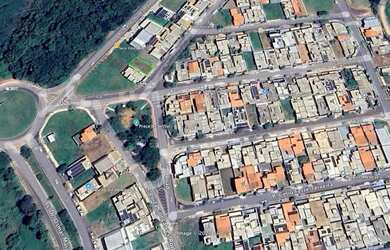 Imagem: O terreno à venda possui 200m² de Área e está localizado