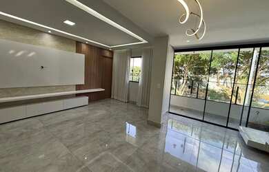 Imagem: A casa possui 2 Dormitórios, 3 Banheiros, 1 Vaga na garagem