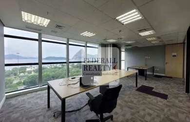 Imagem: O depósito possui 5 Vagas na garagem e 473m² de Área e está