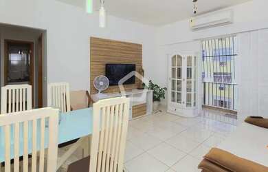 Imagem: O apartamento possui 1 Dormitório, 1 Banheiro, 1 Vaga na garagem