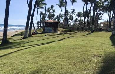 Imagem: A casa possui 5 Dormitórios, Acomodam 15 pessoas, 4 Vagas na