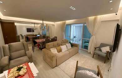 Imagem: O apartamento possui 4 Dormitórios, 5 Banheiros, 3 Vagas na