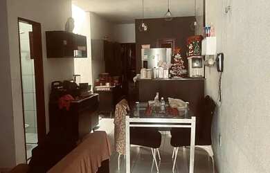 Imagem: A casa possui 2 Dormitórios, 2 Banheiros, 1 Vaga na garagem