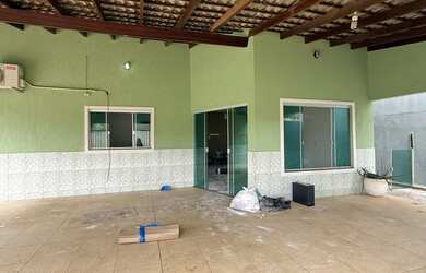 Imagem: A casa em condomínio possui 5 Dormitórios, 5 Banheiros, 5