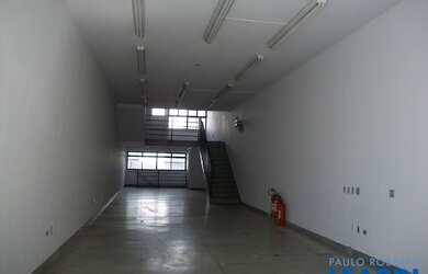 Imagem: O depósito possui 220m² de Área e está localizado em Centro