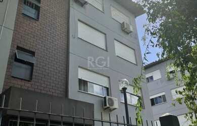 Imagem: O apartamento possui 3 Dormitórios, 1 Banheiro, 1 Vaga na garagem