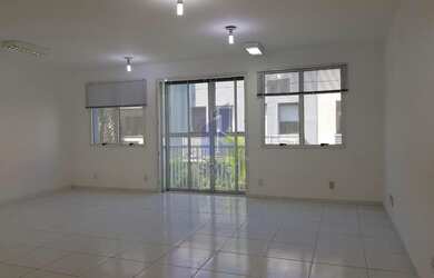 Imagem: O depósito possui 1 Vaga na garagem, 50m² de Área e está