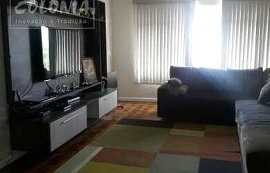 Imagem: A casa possui 3 Dormitórios, 1 Banheiro, 5 Vagas na garagem