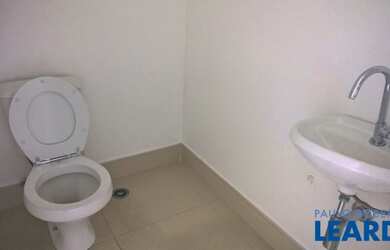 Imagem: O depósito possui 1 Vaga na garagem, 400m² de Área e está