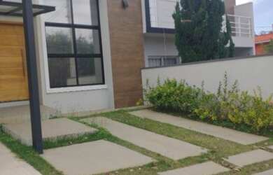 Imagem: A casa em condomínio possui 3 Dormitórios, 1 Banheiro, 100m²