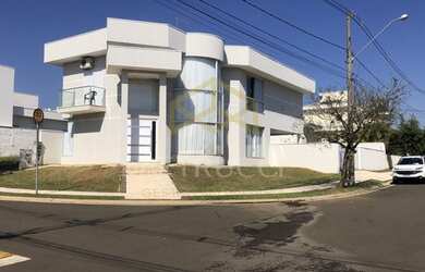 Imagem: A casa em condomínio possui 3 Dormitórios, 5 Banheiros, 5