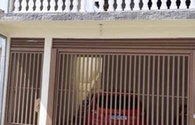 Imagem: A casa possui 3 Dormitórios, 2 Banheiros, 2 Vagas na garagem