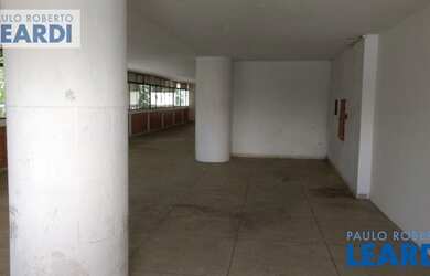 Imagem: O depósito possui 1 Vaga na garagem, 300m² de Área e está