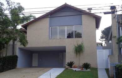 Imagem: A casa em condomínio possui 4 Dormitórios, 5 Banheiros, 4