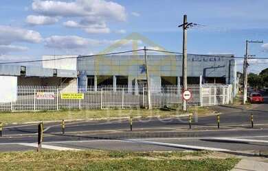 Imagem: O depósito possui 5 Vagas na garagem, 1.500m² de Área e