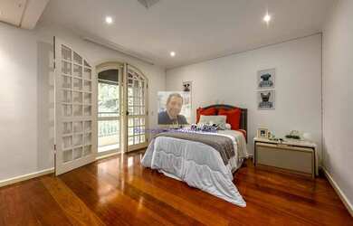 Imagem 2: Vende-se Mansão no Pq Silvino Pereira. Mansão cinematográfica