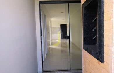 Imagem: O apartamento possui 2 Dormitórios, 2 Banheiros, 2 Vagas na