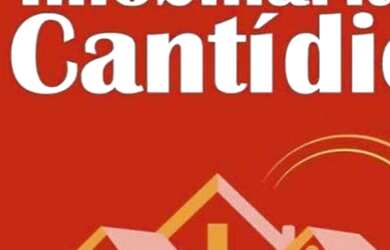 Imagem: A casa possui 3 Dormitórios, 3 Banheiros, 2 Vagas na garagem