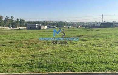 Imagem: O terreno possui 464m² de Área e está localizado em Porto