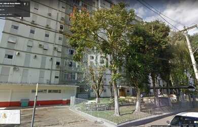 Imagem: O apartamento possui 3 Dormitórios, 1 Banheiro, 1 Vaga na garagem