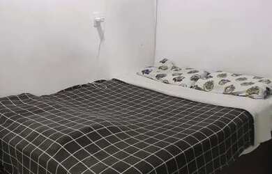 Imagem: A casa possui 1 Dormitório, 1 Banheiro e está localizado