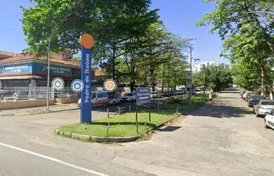 Imagem: A casa em condomínio possui 3 Dormitórios, 2 Banheiros e 1180m²