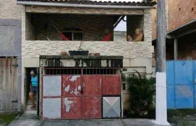 Imagem: A casa possui 2 Dormitórios, 2 Banheiros, 1 Vaga na garagem