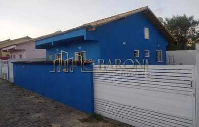 Imagem: A casa possui 2 Dormitórios, 2 Banheiros, 1 Vaga na garagem