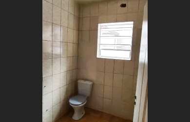 Imagem: A casa possui 5 Dormitórios, 2 Banheiros, 200m² de Área e