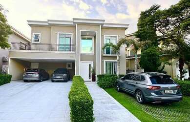 Imagem: A casa em condomínio possui 4 Dormitórios, 5 Banheiros, 5