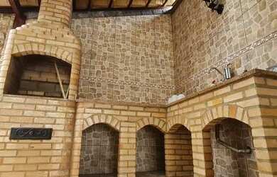 Imagem: A casa possui 2 Dormitórios, 2 Banheiros, 4 Vagas na garagem