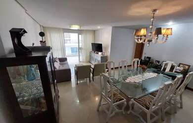 Imagem: O apartamento possui 4 Dormitórios, 4 Banheiros, 3 Vagas na