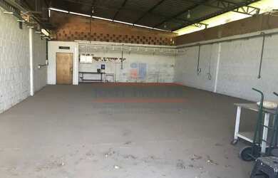 Imagem: O depósito possui 200m² de Área e está localizado em Recreio