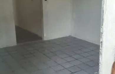 Imagem: A casa possui 1 Banheiro e está localizado em Rio Doce, Olinda