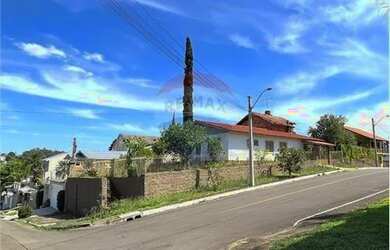 Imagem: A casa possui 3 Dormitórios, 2 Banheiros, 127m² de Área e