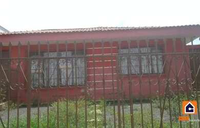 Imagem: A casa possui 4 Dormitórios, 3 Banheiros, 4 Vagas na garagem