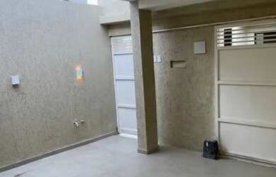 Imagem: A casa em condomínio possui 3 Dormitórios, 2 Banheiros, 1