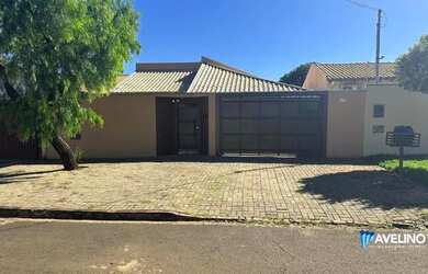 Imagem: A casa possui 3 Dormitórios, 4 Banheiros, 178m² de Área e