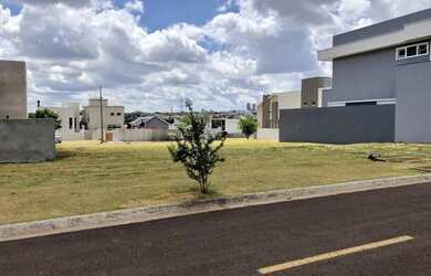 Imagem: O terreno possui 200m² de Área e está localizado em Fag