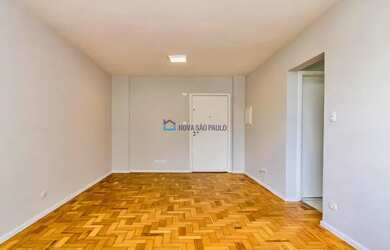 Imagem: O apartamento possui 1 Dormitório, 1 Banheiro, 32m² de Área