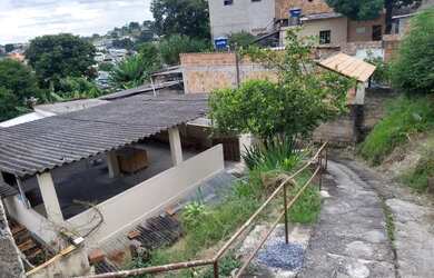 Imagem: A casa possui 2 Dormitórios, 1 Banheiro e 80m² de Área e